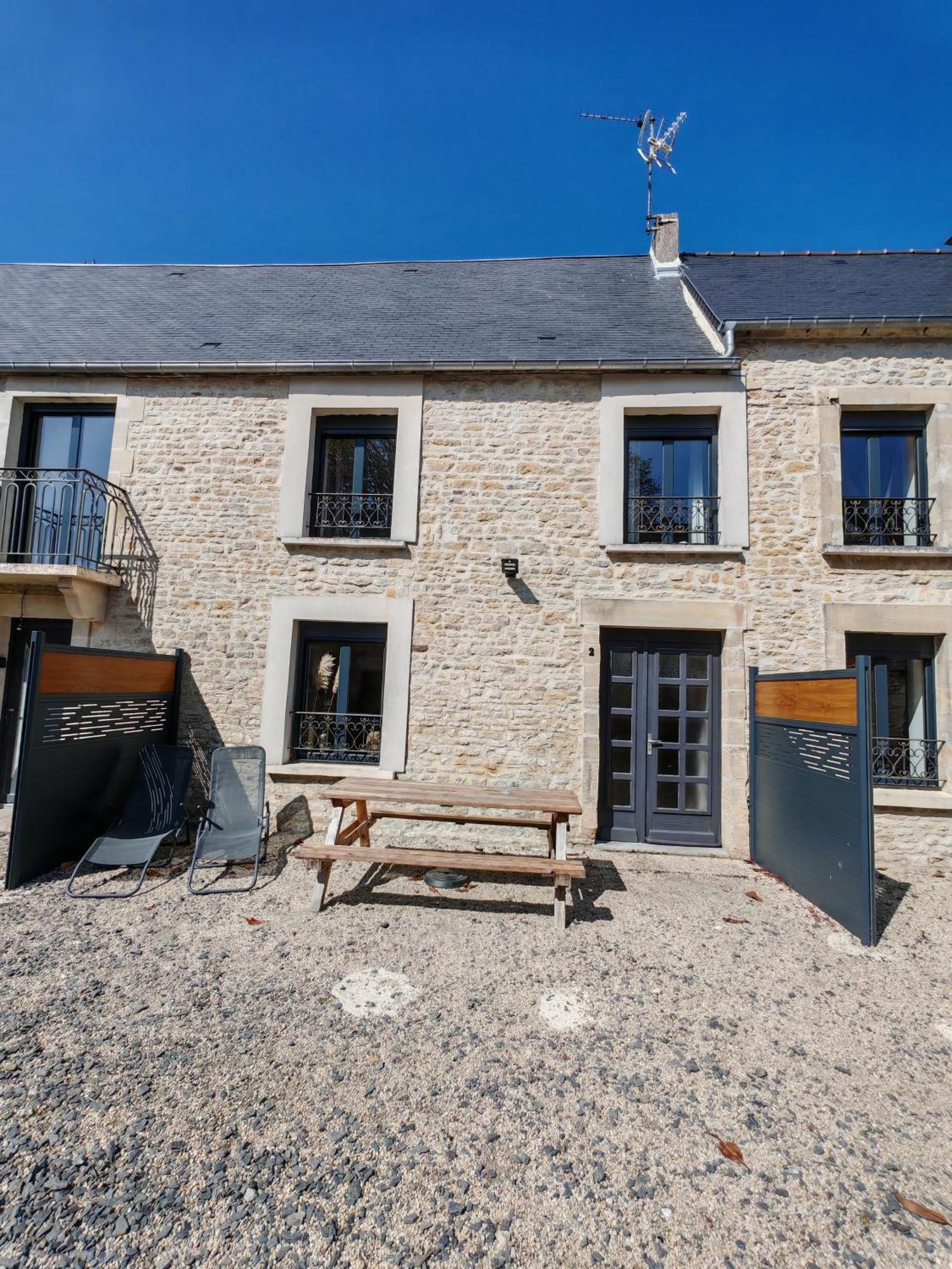 Le Domaine De La Gentilhommiere Situee Entre Bayeux Et Arromanches Les Bains Manvieux Екстериор снимка